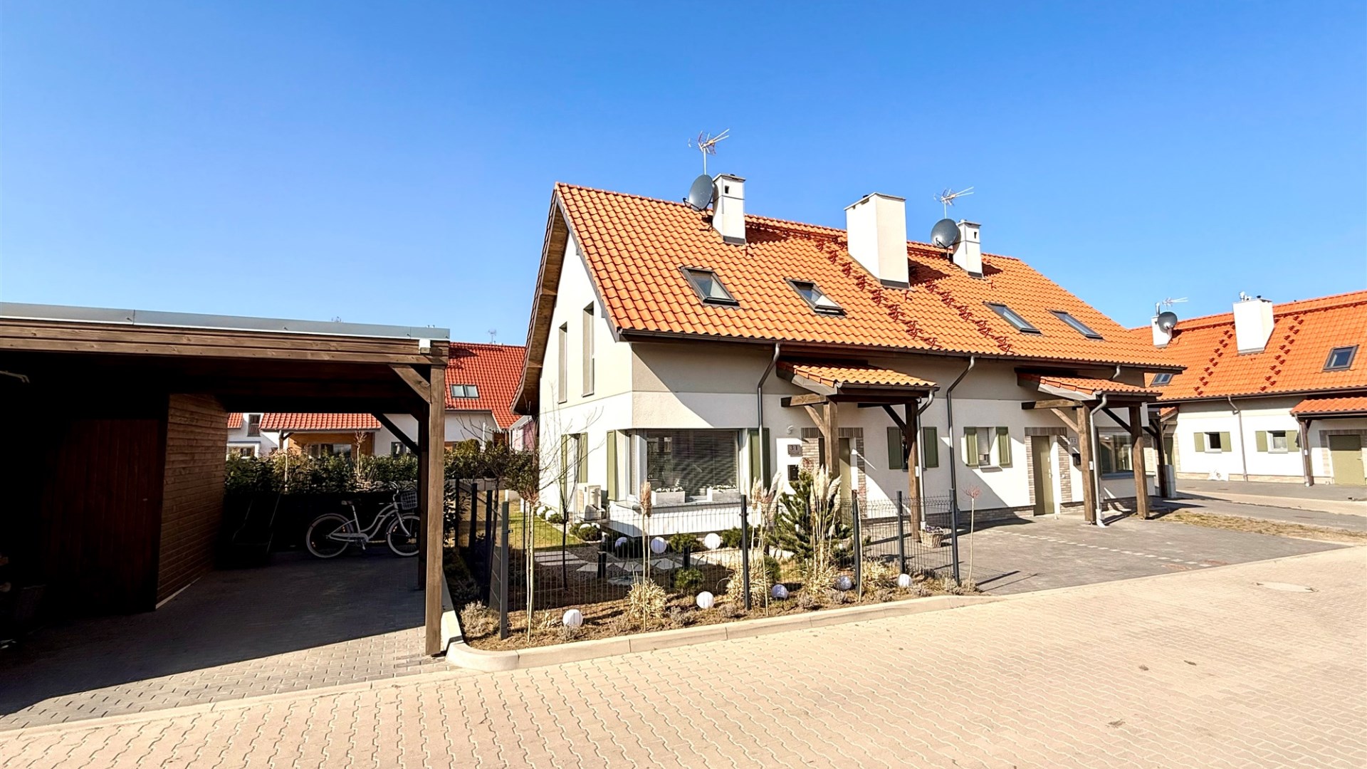 KOMFORTOWY DOM W ZABUDOWIE BLIŹNIACZEJ - LUX