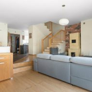 SZEREGOWIEC NA STRZEŻONYM OSIEDLU