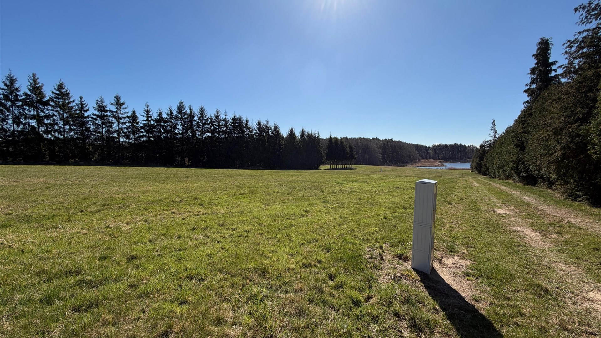 Działka przy lesie i wodzie 