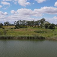 Duża działka z linią brzegową