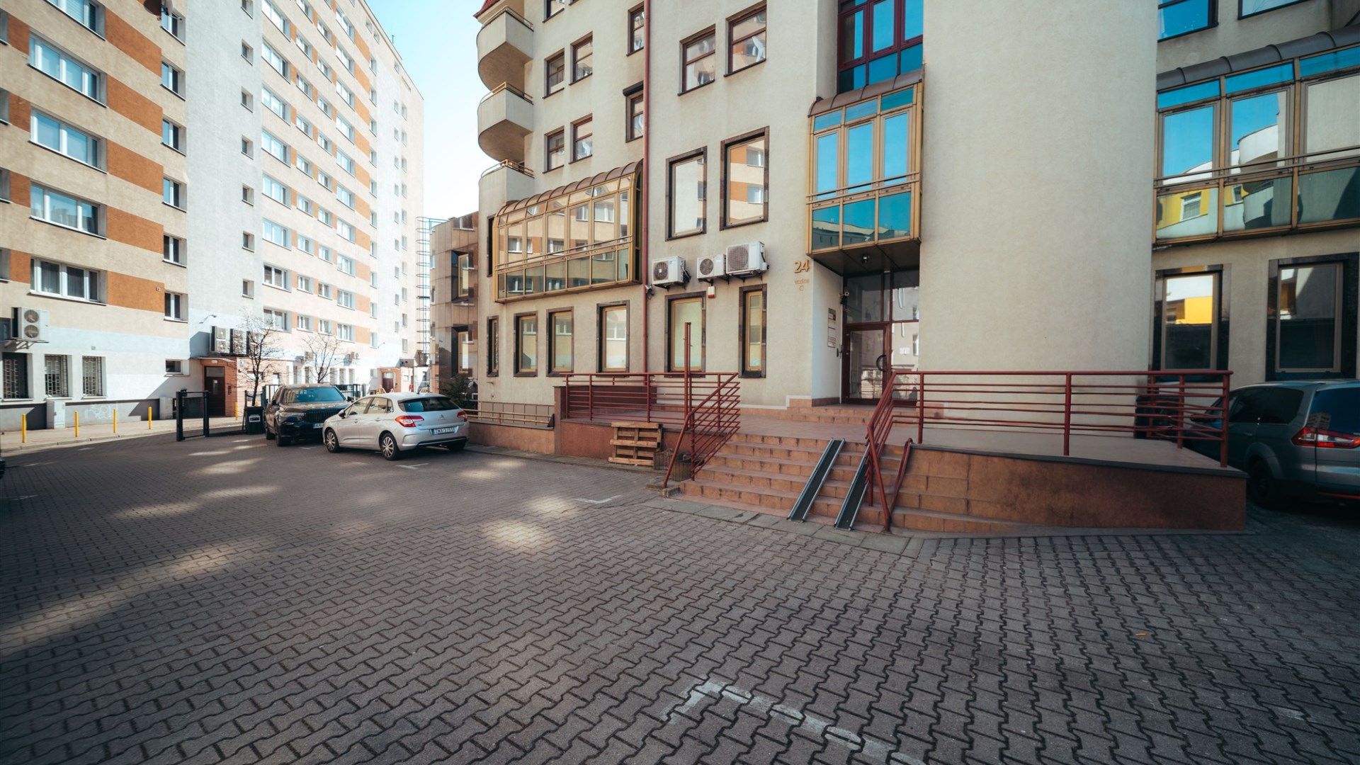 -rezerwacja-| Wysoki Standard | Parking | Centrum