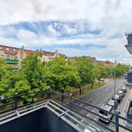 2 POKOJE W SAMYM CENTRUM, BALKON, NISKI CZYNSZ!